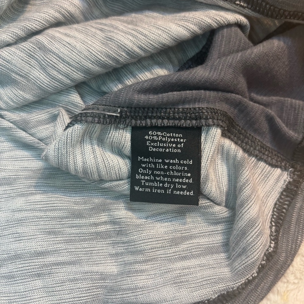 Rock & Republic Men’s Tee Medium Charcoal Gray Short Sleeves Henley Cotton/Poly - Picture 8 of 10